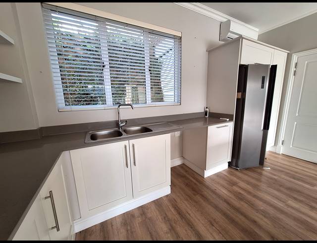 2 BEDROOM SIMPLEX TO LET IN KINDLEWOOD ESTATE